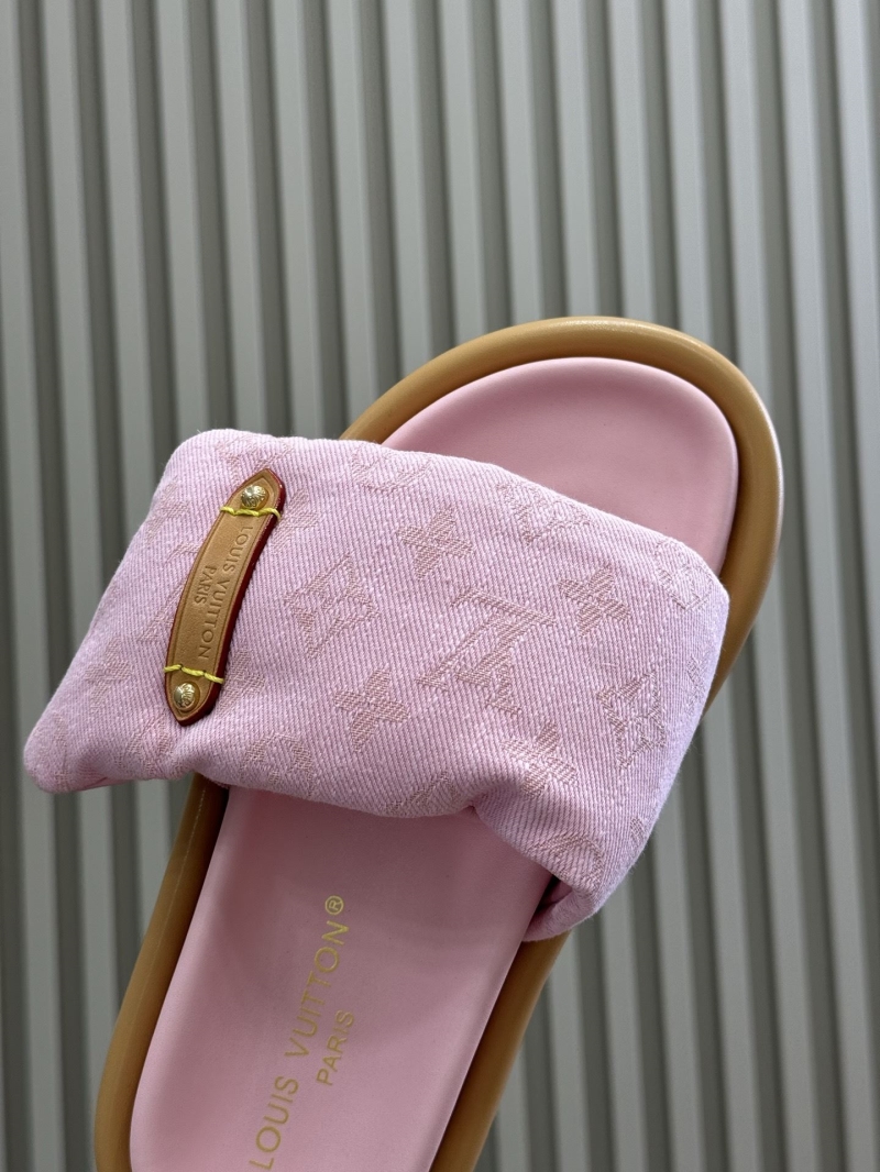 l0vis Vvtt0n slippers